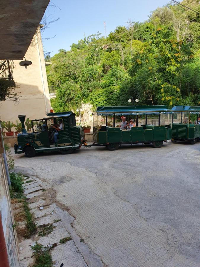 Il Daviduccio Ibla Bed & Breakfast Ragusa Bagian luar foto